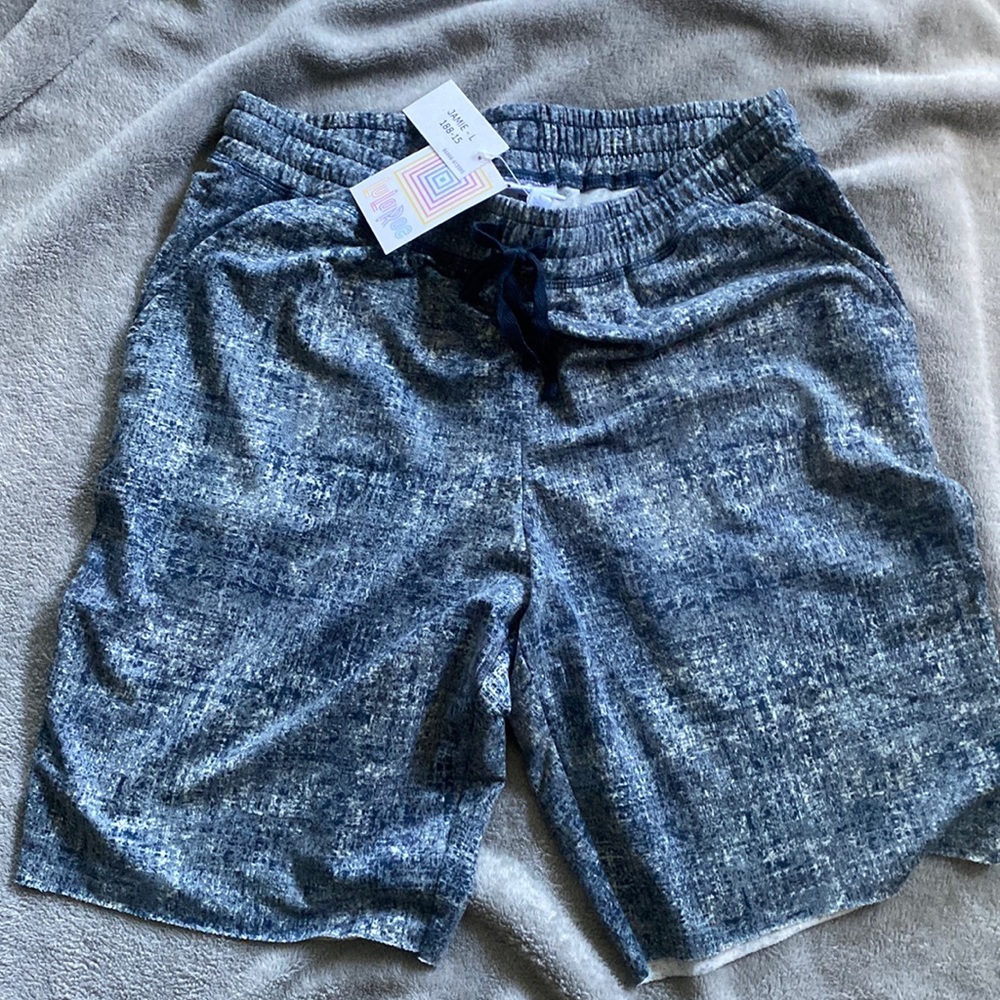 NWT Lularoe Jamie Short Size Large